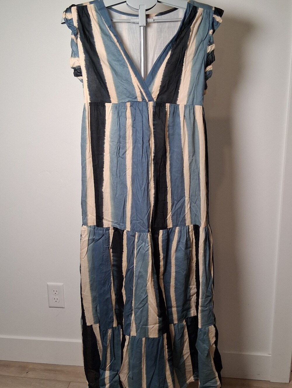 GOA Paris Modele Depose Striped Tiered Maxi Dress Long V Neck Blues/Cream size S